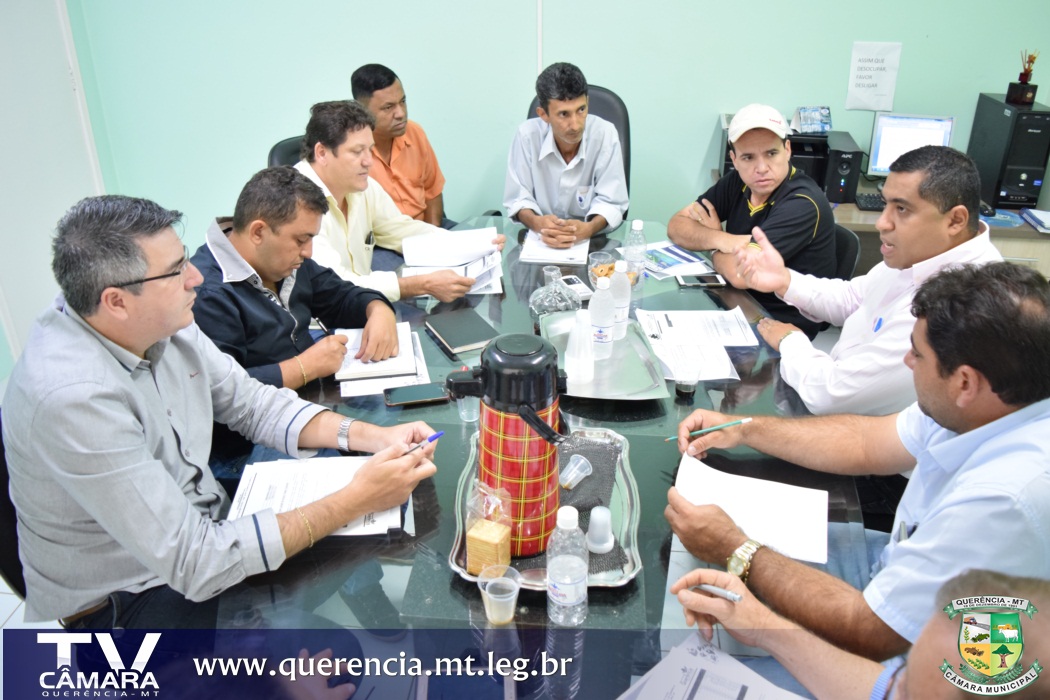 Vereadores se reúnem para debater Projetos que logo estará em votação na primeira Sessão do mês de Julho.